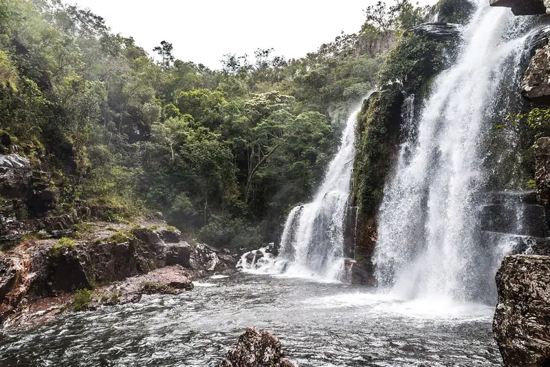 Almécegas I, cachoeira de cerca de 50 metros na Fazenda São Bento