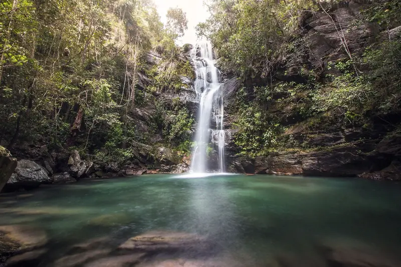 Cachoeira Santa Bárbara e o poço de água verde-azulada